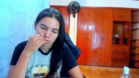 Emily and Soffy online show from 04.23.26