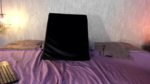 Snapshot of emily_ariaszc chatting on 12.11.24 Emily online show from 12.11.24