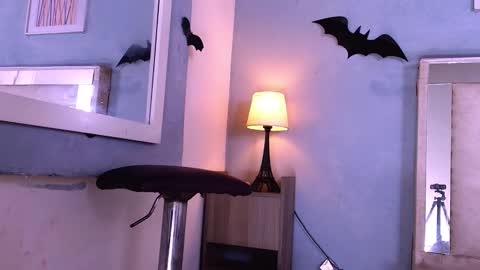 emily_castillo1_ online show from 11.27.25