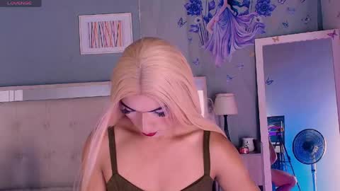 emily_castillo1_ online show from 04.28.26