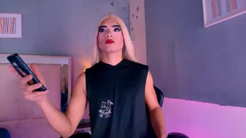 emily_castillo1_ online show from 06.17.26