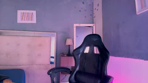 emily_castillo1_ online show from 06.24.26