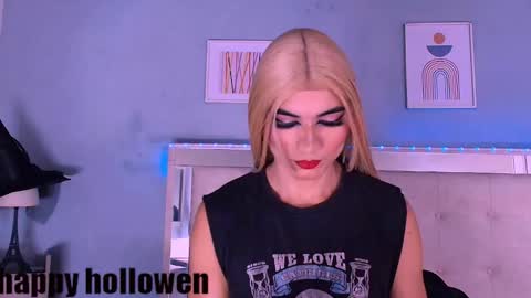 Snapshot of emily_castillo_1 chatting on 10.17.25 emily_castillo_1 online show from 10.17.25