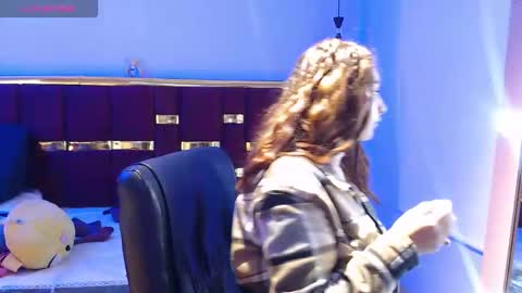 Snapshot of emily_fox_3 chatting on 11.01.25 emily fox 3 online show from 11.01.25