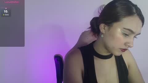 Snapshot of emily_fox_3 chatting on 11.20.25 emily fox 3 online show from 11.20.25