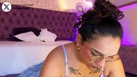 Snapshot of emily_foxyy chatting on 06.25.26 Emily online show from 06.25.26