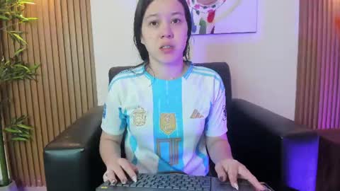 Snapshot of emily_frostt chatting on 07.16.26 emily_frostt online show from 07.16.26
