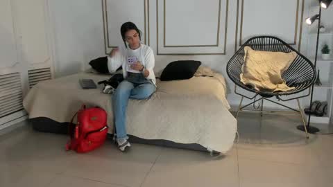 Snapshot of emily_gaviria1 chatting on 05.13.26 emily_gaviria1 online show from 05.13.26