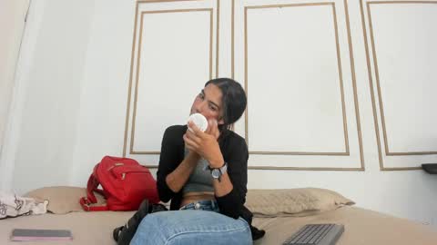 Snapshot of emily_gaviria1 chatting on 05.19.26 emily_gaviria1 online show from 05.19.26