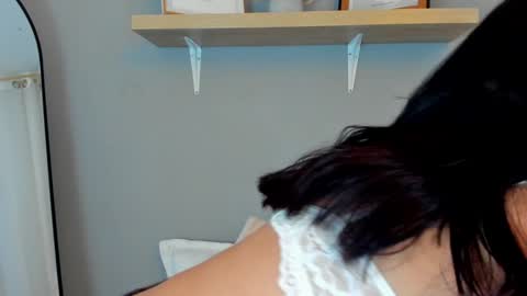 Snapshot of emily_haze chatting on 01.28.25 Emily online show from 01.28.25