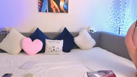 Emily Heels online show from 05.04.26