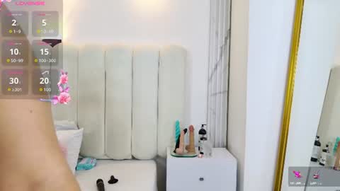 emily_hilton1 online show from 06.19.26