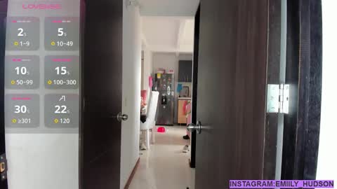 independet model online show from 10.03.25