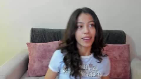 Snapshot of emily_jonessxx chatting on 12.05.25 emily online show from 12.05.25