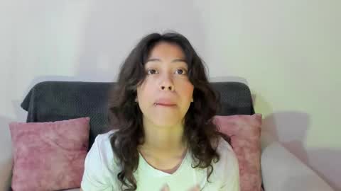 Snapshot of emily_jonessxx chatting on 12.15.25 emily online show from 12.15.25