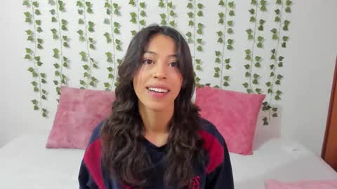 Snapshot of emily_jonessxx chatting on 02.07.26 emily online show from 02.07.26