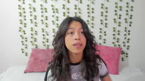 Snapshot of emily_jonessxx chatting on 02.08.26 emily online show from 02.08.26