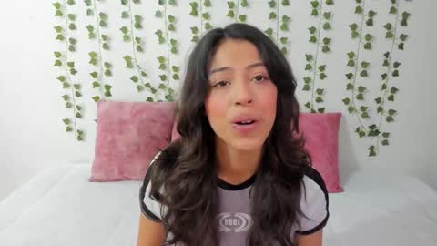 Snapshot of emily_jonessxx chatting on 02.13.26 emily online show from 02.13.26