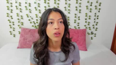 Snapshot of emily_jonessxx chatting on 02.15.26 emily online show from 02.15.26