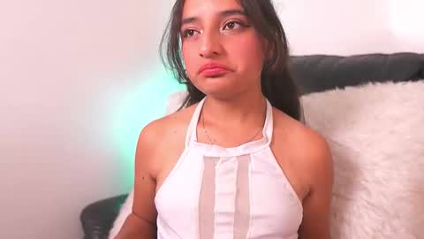 Snapshot of emily_jonexs_ chatting on 04.18.26 mily online show from 04.18.26