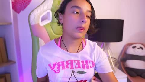 Snapshot of emily_jonexs_ chatting on 05.23.26 mily online show from 05.23.26