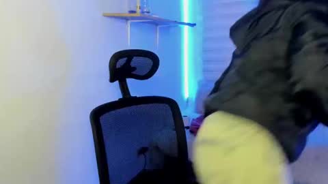 emily_lindey online show from 11.04.25