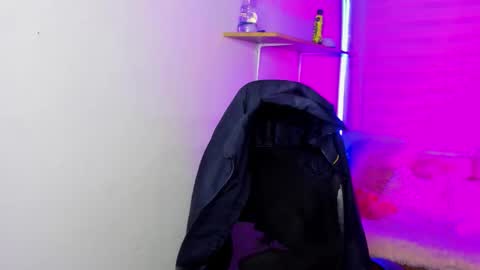 emily_lindey online show from 11.21.25