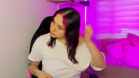 emily_lindey online show from 12.14.25