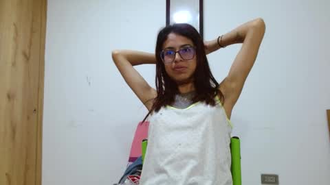 Snapshot of emily_loperaa chatting on 05.26.26 Emily online show from 05.26.26