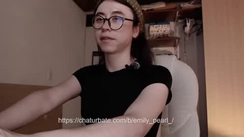 emily_pearl_ online show from 02.19.25