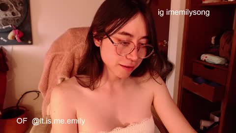 emily_pearl_ online show from 02.12.26