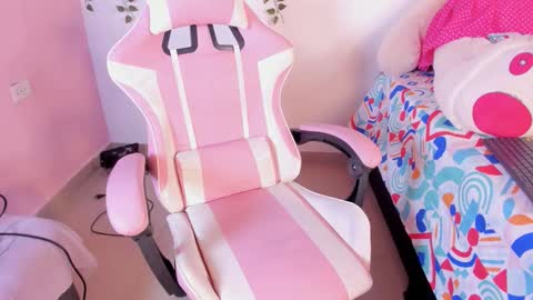 Snapshot of emily_restrepoo chatting on 10.11.25 Emily online show from 10.11.25