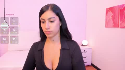 Snapshot of emily_roux chatting on 09.10.25  EMILY  online show from 09.10.25