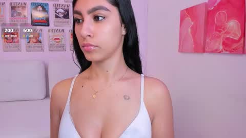 Snapshot of emily_roux chatting on 11.02.25  EMILY  online show from 11.02.25