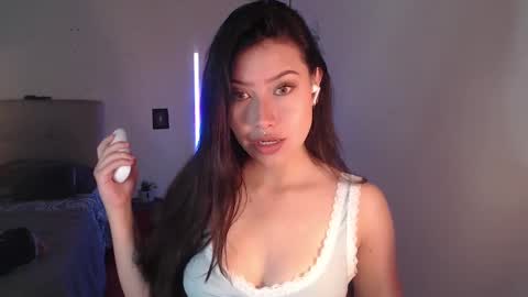 Snapshot of emily_swan_04 chatting on 01.15.25 Emily  Swan online show from 01.15.25