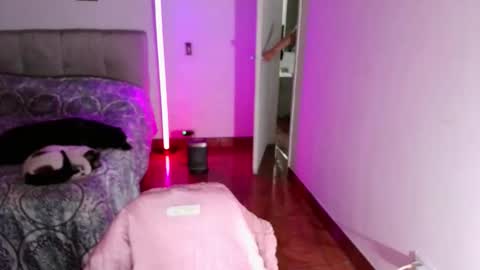 Snapshot of emily_swan_04 chatting on 11.19.25 Emily Swan online show from 11.19.25