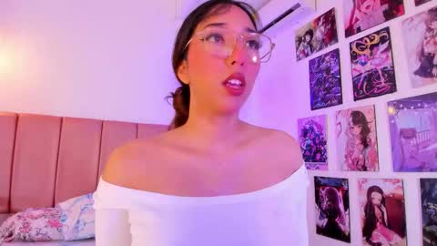 Snapshot of emily_walker4 chatting on 12.23.25 emily_walker4 online show from 12.23.25