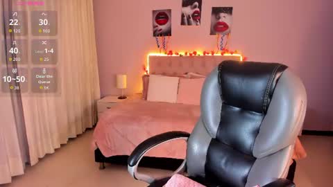emily_warren__ online show from 07.28.26