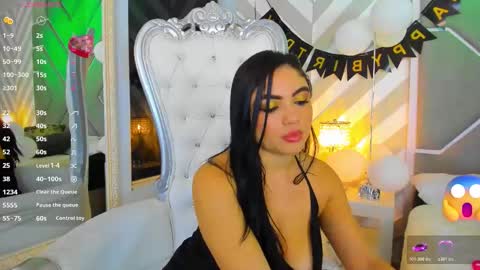 Snapshot of emily_white_1 chatting on 12.02.25 Emily White online show from 12.02.25