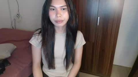emily_xo143 online show from 02.24.26