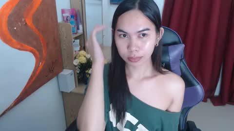 emily_xo143 online show from 06.04.26