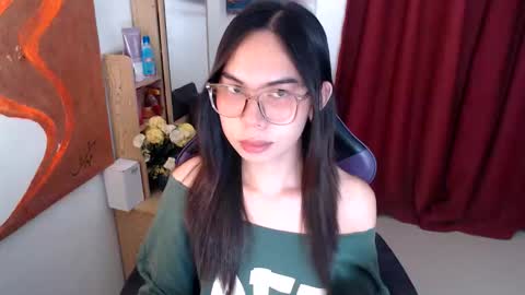 emily_xo143 online show from 06.06.26