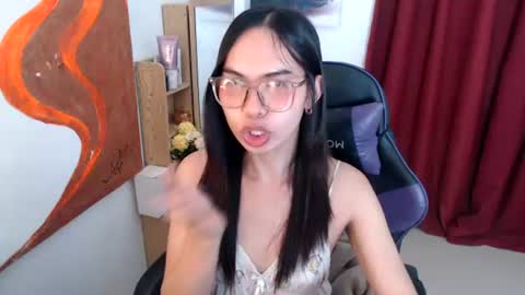 emily_xo143 online show from 06.12.26