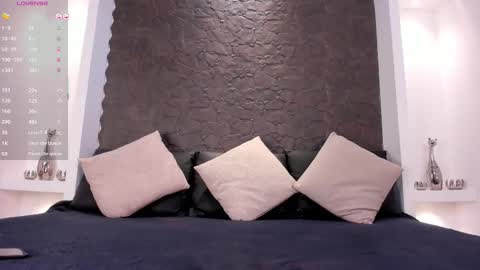 Snapshot of emilyallen_1 chatting on 10.31.25 emilyallen_1 online show from 10.31.25