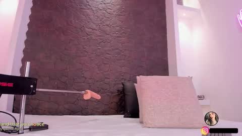 Snapshot of emilyallen_1 chatting on 11.14.25 emilyallen_1 online show from 11.14.25