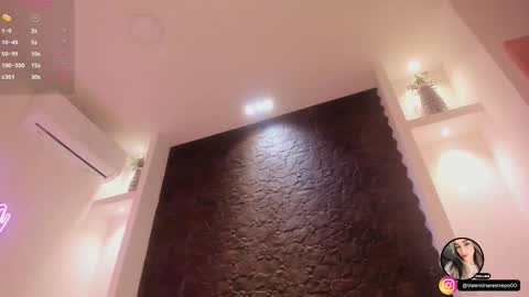 Snapshot of emilyallen_1 chatting on 12.15.25 emilyallen_1 online show from 12.15.25