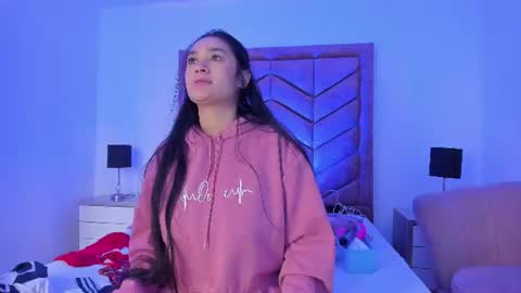 Emilyyy online show from 06.19.26