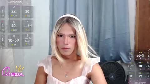 Snapshot of emilycams_ chatting on 07.30.26 Emily online show from 07.30.26