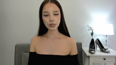 Snapshot of emilycharming chatting on 09.30.25 EmilyCharming online show from 09.30.25