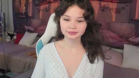 Emilyhaves online show from 11.15.25